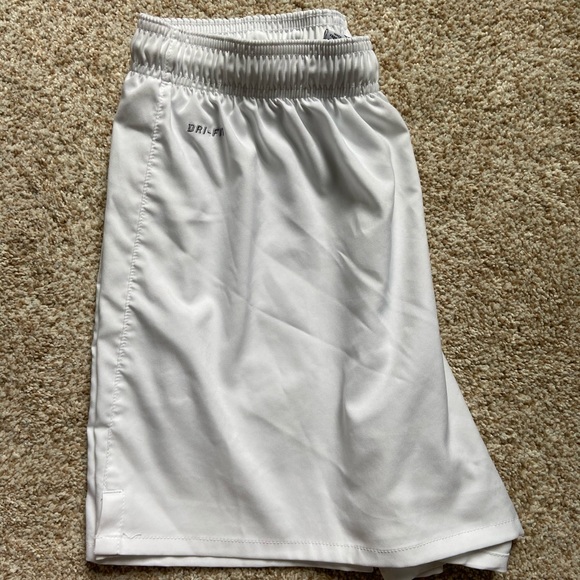 White Womens Nike Shorts Medium Barely Worn - Picture 5 of 5